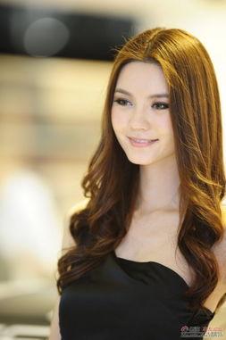 石婷模特资料,时尚界的璀璨明珠，模特界的璀璨之星